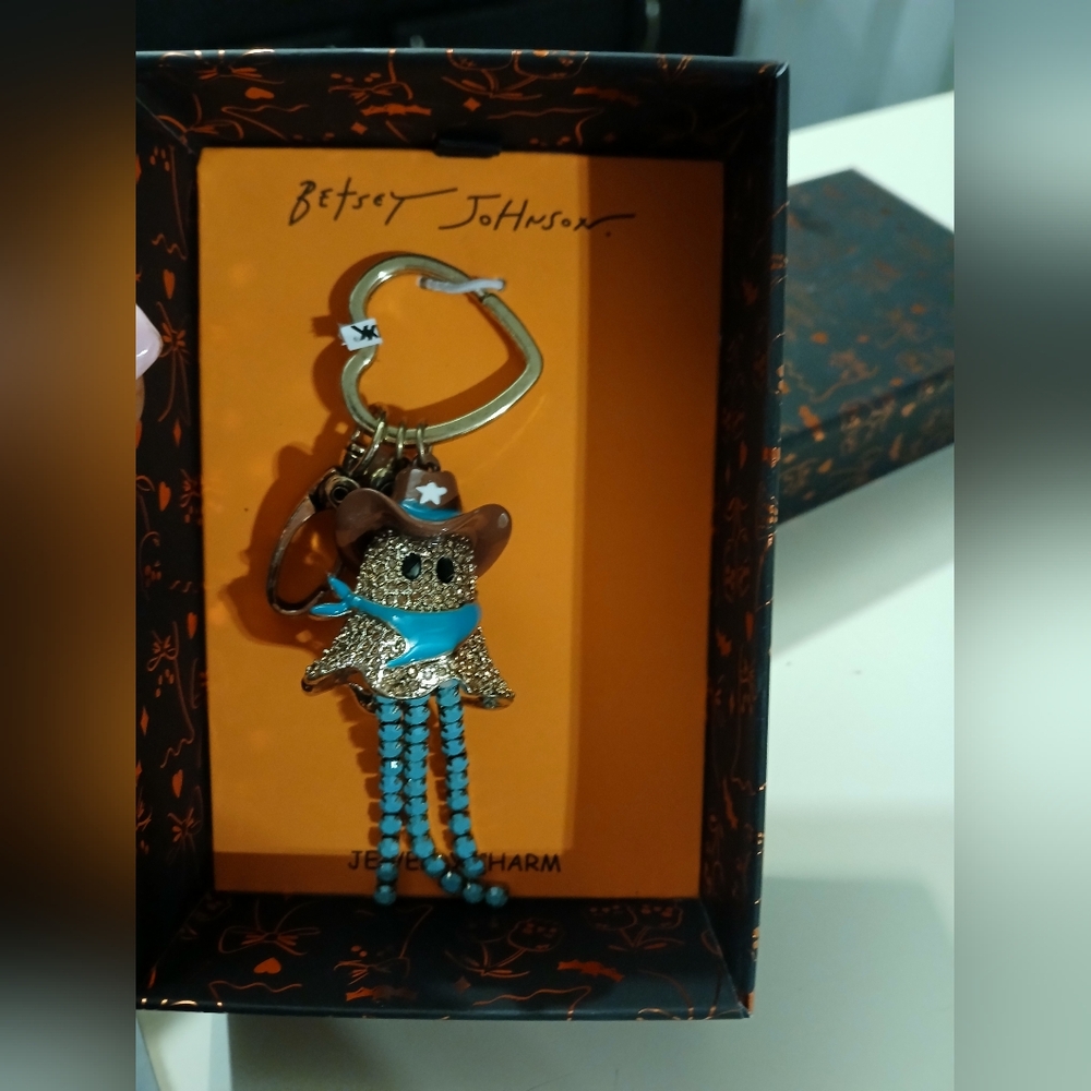 Betsey Johnson NWT/NIB Cowboy Ghost Bag Charm/Keychain - Picture 3 of 4